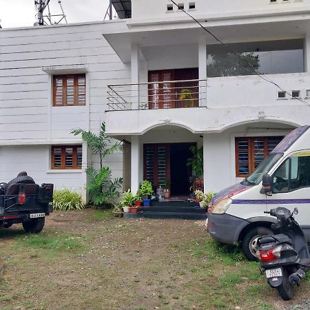 Lloydskochi Home Stay Extérieur photo