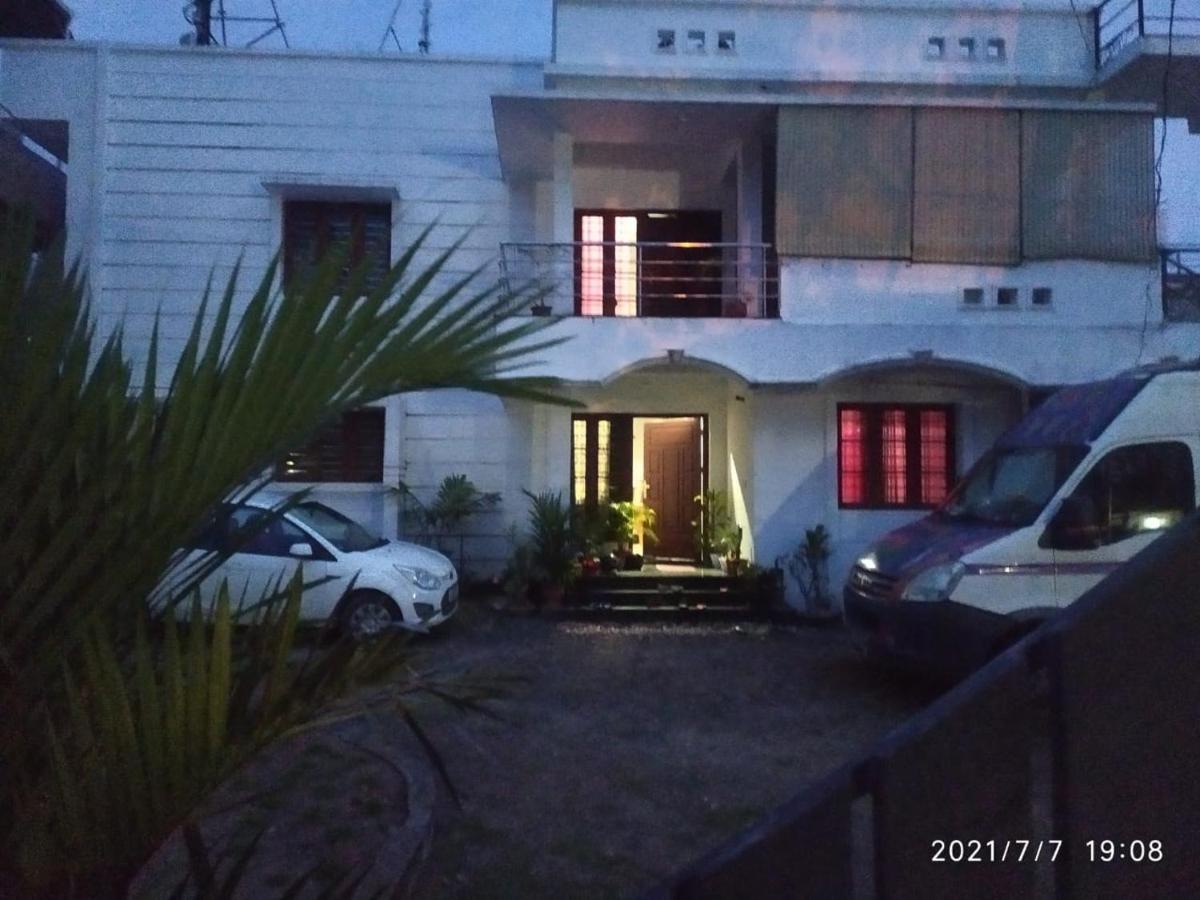 Lloydskochi Home Stay Extérieur photo